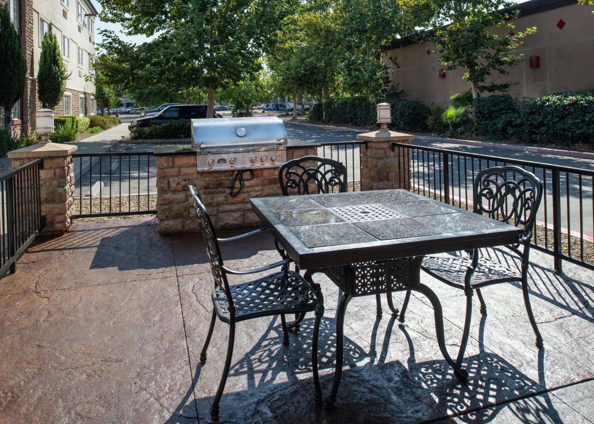 Candlewood Suites Turlock By Ihg Exterior foto